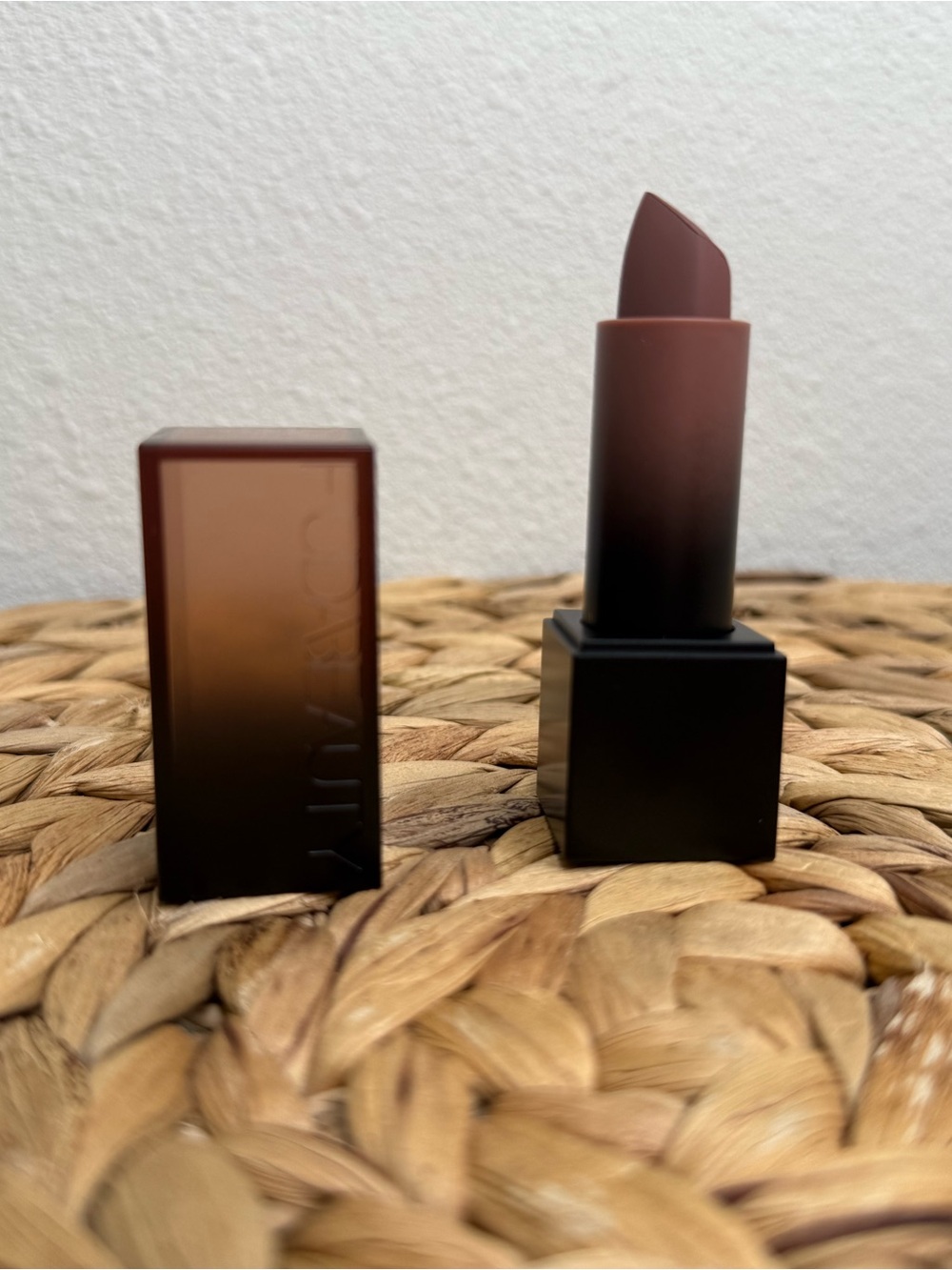 NWT Huda Beauty Lippie Bossy Browns Matte Brown Lipstick Boss Chick Makeup Nude